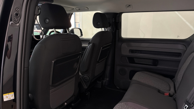 Volkswagen ID. Buzz 210kW Life Pro 86kWh 5dr LWB Auto [7 Seat] Electric Estate - Image 16
